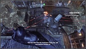 Zacznij od skorzystania z haka #1, dzięki czemu unikniesz wpadnięcia do wody i przedostaniesz się na dach budynku siedziby policji Gotham City - Uratuj Vicki Vale z miejsca katastrofy śmigłowca | Batman Arkham City - Batman: Arkham City - poradnik do gry