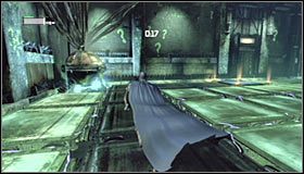 Na początek wyceluj batarangu w pytajnik, który jest widoczny na wprost od Ciebie #1 - Szarada Enigmy (1) | Misje poboczne w Batman Arkham City - Batman: Arkham City - poradnik do gry