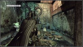 Użyj teraz standardowego batarangu do trafienia w drugi z pytajników #1 - Szarada Enigmy (4) | Misje poboczne w Batman Arkham City - Batman: Arkham City - poradnik do gry
