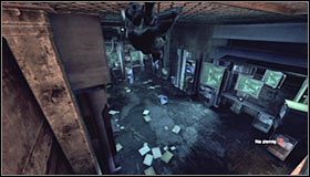 Do pokoju ochrony warto oczywiście powrócić tą samą drogą, a więc przechodząc przez niewielką dziurę w ścianie znajdującą się przy suficie #1 - Wróć do pokoju ochrony, żeby otworzyć skarbiec | Misje Kobiety-Kota - Batman: Arkham City - poradnik do gry