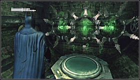 Gdy tylko uszczelnisz dwie wspomniane wyżej rury podbiegnij w to miejsce, dzięki czemu nie będziesz musiał obawiać się tego, że Batman nagle zacznie tracić kolejne punkty zdrowia - Metro - Trofea Batmana (16-26) | Zagadki w Batman Arkham City - Batman: Arkham City - poradnik do gry