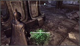 Trofeum znajduje się na najniższym poziomie, tak więc rozejrzyj się w jego pobliżu za balustradą, przez którą można przeskoczyć #1 - Zaułki - Trofea Batmana (08-16) | Zagadki w Batman Arkham City - Batman: Arkham City - poradnik do gry