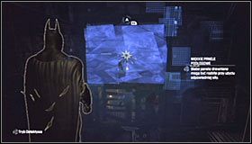 Ustaw się na jednej z wyższych platform dokładnie na zachód od miejsca ukrycia trofeum #1 - Zaułki - Trofea Batmana (17-23) | Zagadki w Batman Arkham City - Batman: Arkham City - poradnik do gry