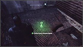 Do wykonania wspomnianej wyżej czynności wykorzystaj wyrzutnię lin, celując w ścianę i doprowadzając do jej zburzenia w momencie kontaktu #1 - Zaułki - Trofea Batmana (17-23) | Zagadki w Batman Arkham City - Batman: Arkham City - poradnik do gry