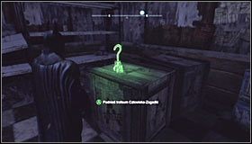 Zacznij na południowy-zachód od miejsca ukrycia trofeum, przeskakując przez płot - Zaułki - Trofea Batmana (24-39) | Zagadki w Batman Arkham City - Batman: Arkham City - poradnik do gry