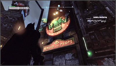 Odszukaj wejście do sklepu z akcesoriami magika (powyższy screen) i zeskanuj je - Zaułki - Zagadki słowne | Zagadki w Batman Arkham City - Batman: Arkham City - poradnik do gry