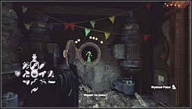 Pozostań na górnym piętrze (tym, na którym znajduje się strefa załadunku) i zbadaj północną ścianę - Huta - Trofea Batmana (01-09) | Zagadki w Batman Arkham City - Batman: Arkham City - poradnik do gry