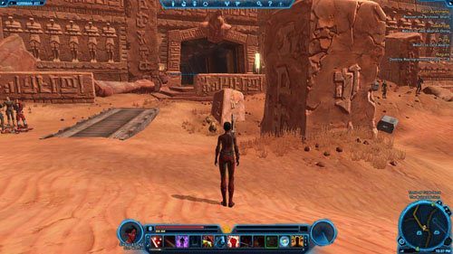 Trzymaj się lewej ściany przedzierając się przez zastępy niewolników i kilku Reprogrammed Guard Droids [+] - (L08) Sith Arithmetic | Sith Warrior | Star Wars The Old Republic - Star Wars: The Old Republic - poradnik do gry