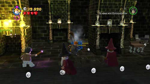 W pierwszej kolejności musimy naprawić wózek na szczotki - Mroczne czasy (2) | Opis przejścia - Rok 5 | LEGO Harry Potter Lata 5-7 - LEGO Harry Potter: Lata 5-7 - poradnik do gry