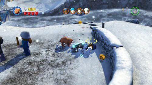 Przełączamy się na Hermione, z pośród dostępnych umiejętności wybieramy zieloną, czyli przywołanie jej kota Krzywołapa, - Gwardia Dumbledorea (1) | Opis przejścia - Rok 5 | LEGO Harry Potter Lata 5-7 - LEGO Harry Potter: Lata 5-7 - poradnik do gry