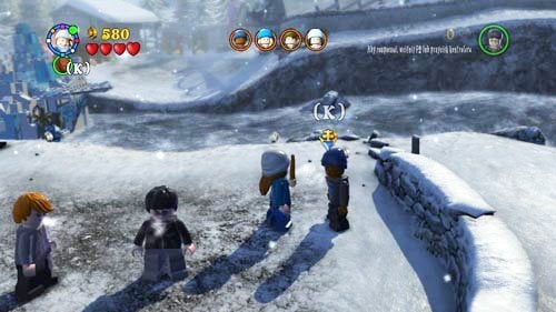 następnie podchodzimy do zaspy śniegu i zaczynamy kopać (litera K) - Gwardia Dumbledorea (1) | Opis przejścia - Rok 5 | LEGO Harry Potter Lata 5-7 - LEGO Harry Potter: Lata 5-7 - poradnik do gry