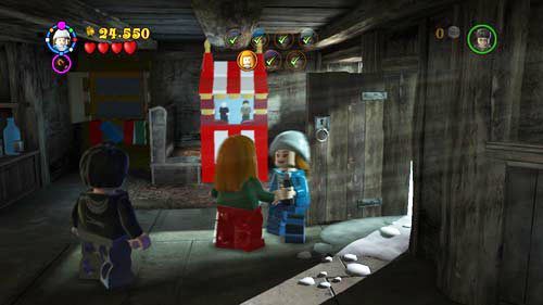 Po odegraniu scenki możemy zanieść figurkę, czekającej obok kandydatce - Gwardia Dumbledorea (2) | Opis przejścia - Rok 5 | LEGO Harry Potter Lata 5-7 - LEGO Harry Potter: Lata 5-7 - poradnik do gry