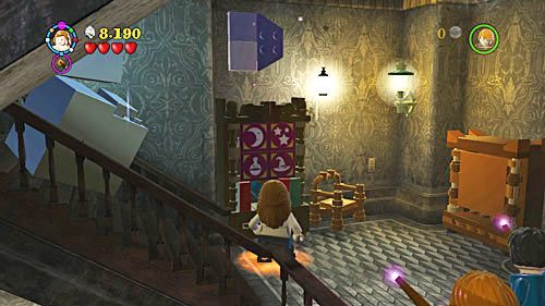 Teraz możemy przełączyć się na Hermionę i podejść do półki na książki - Problemy stworka | Opis przejścia - Rok 5 | LEGO Harry Potter Lata 5-7 - LEGO Harry Potter: Lata 5-7 - poradnik do gry
