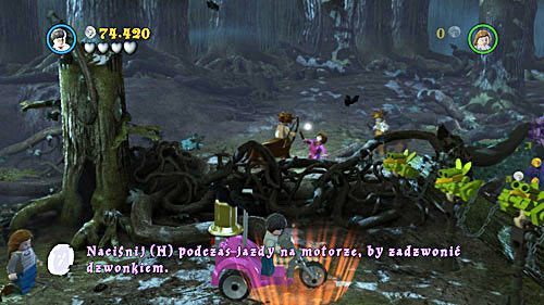 Po wystraszeniu wszystkich trzech ptaków wracamy do miejsca, w którym składaliśmy rower - Wielki wirtuoz | Opis przejścia - Rok 5 | LEGO Harry Potter Lata 5-7 - LEGO Harry Potter: Lata 5-7 - poradnik do gry