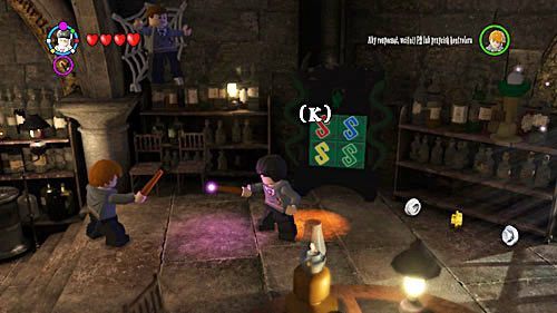 Przechodzimy do końca sali i rozwiązujemy wężową zagadkę - Lekcja 3 - Wywar Żywej Śmierci | Opis przejścia - Rok 6 | LEGO Harry Potter 5-7 - LEGO Harry Potter: Lata 5-7 - poradnik do gry