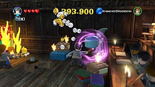 Na początek napełniamy zbiornik trzymany przez posąg po prawej stronie - Lekcja 4 - nauka zaklęcia Aguamenti | Opis przejścia - Rok 6 - LEGO Harry Potter: Lata 5-7 - poradnik do gry