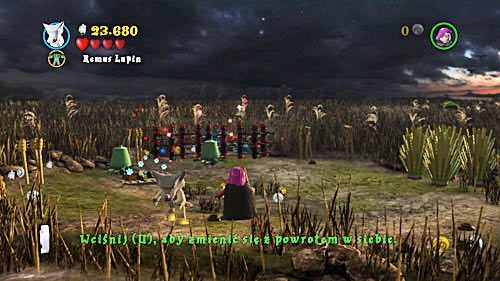 Jesteśmy teraz na polu kukurydzy i musimy dostać się do Harrego, by pomóc mu w walce ze śmierciożercami - Niekoniecznie wesołe święta | Opis przejścia - Rok 6 - LEGO Harry Potter: Lata 5-7 - poradnik do gry