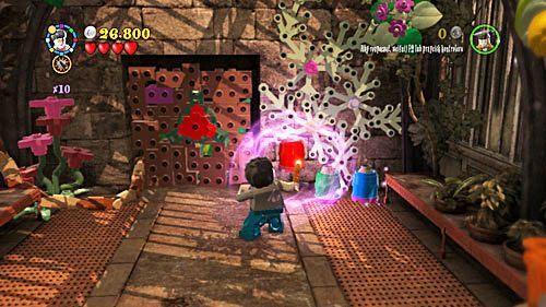 Wchodzimy do środka, gdzie musimy użyć na ścianie trzech nawozów czerwonego, zielonego i niebieskiego - Felix Felicis | Opis przejścia - Rok 6 | LEGO Harry Potter Lata 5-7 - LEGO Harry Potter: Lata 5-7 - poradnik do gry
