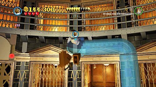 Montujemy go na miejscu i przywołujemy sowę Rona, którą wchodzimy do środka i zrzucamy, wcześniej niedostępne klocki - Magia to potęga | Opis przejścia - Rok 7 | LEGO Harry Potter Lata 5-7 - LEGO Harry Potter: Lata 5-7 - poradnik do gry