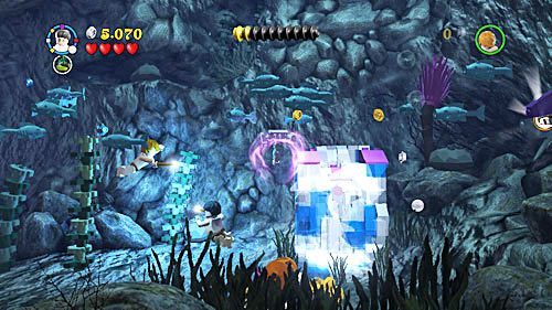 Z klocków robimy młot i rozbijamy lód, w środku znajdziemy miecz - Miecz i medalion | Opis przejścia - Rok 7 | LEGO Harry Potter Lata 5-7 - LEGO Harry Potter: Lata 5-7 - poradnik do gry