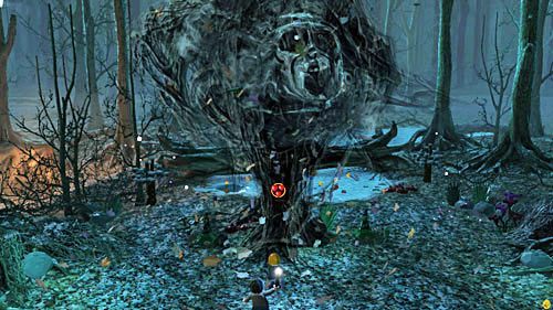 Po odpowiednim rozwiązaniu zagadki pojawi się zjawa, przełączamy się na Rona i uderzamy w wyznaczonym miejscu mieczem - Miecz i medalion | Opis przejścia - Rok 7 | LEGO Harry Potter Lata 5-7 - LEGO Harry Potter: Lata 5-7 - poradnik do gry