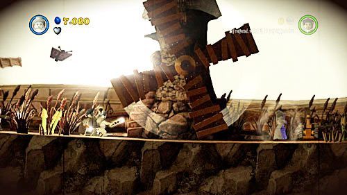 Dalej trafimy na wiatrak, przełączamy się na brata drugiego i przejmujemy kontrolę nad duszą - Ekscentryczny pan Lovegood (1) | Opis przejścia - Rok 7 - LEGO Harry Potter: Lata 5-7 - poradnik do gry