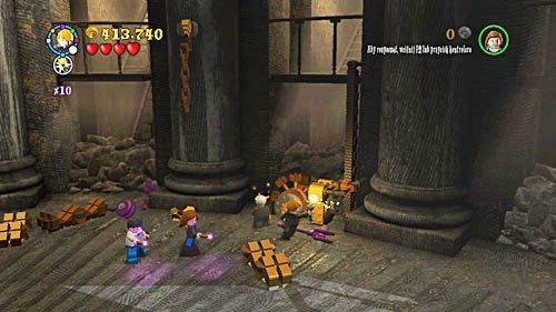 Przełączamy się na goblina i podchodzimy do mechanizmu po prawej stornie - Klęska złodzieja | Opis przejścia - Rok 7 | LEGO Harry Potter Lata 5-7 - LEGO Harry Potter: Lata 5-7 - poradnik do gry