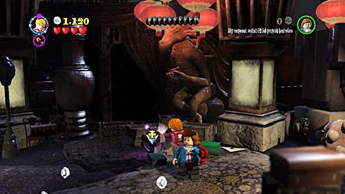 Przełączamy się na Rona, używamy pomarańczowej skrzynki i strzelamy z rakiety - Szatańska pożoga | Opis przejścia - Rok 7 | LEGO Harry Potter Lata 5-7 - LEGO Harry Potter: Lata 5-7 - poradnik do gry