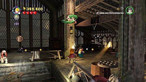 Wygaszaczem zabieramy światełko i przechodzimy prawą stronę przystani - Łzy Snapea | Opis przejścia - Rok 7 | LEGO Harry Potter Lata 5-7 - LEGO Harry Potter: Lata 5-7 - poradnik do gry