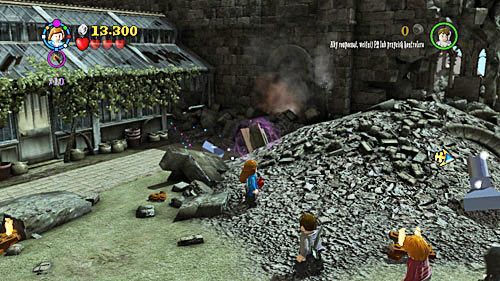 Pierwszy składnik znajdziemy pod czerwoną skrzyneczką - Luka w planie | Opis przejścia - Rok 7 | LEGO Harry Potter Lata 5-7 - LEGO Harry Potter: Lata 5-7 - poradnik do gry