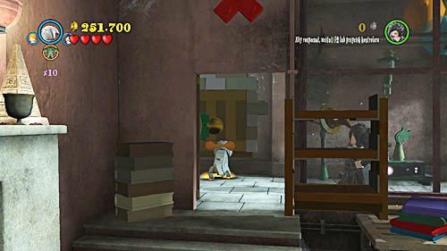 Na partnerze znajdziemy drzwi, otwieramy je silną postacią - Problemy stworka | Znajdźki - Rok 5 | LEGO Harry Potter Lata 5-7 - LEGO Harry Potter: Lata 5-7 - poradnik do gry