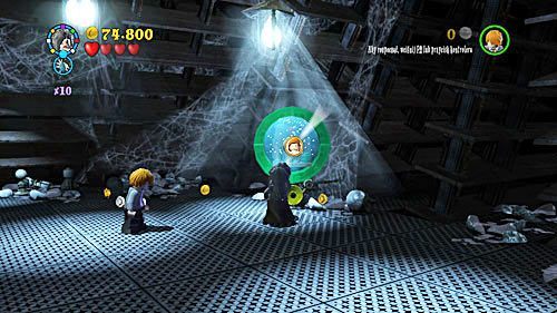 Kolejny znajdziemy w tym samym miejscu po prawej stronie - Ukryte zagrożenie | Znajdźki - Rok 5 | LEGO Harry Potter Lata 5-7 - LEGO Harry Potter: Lata 5-7 - poradnik do gry