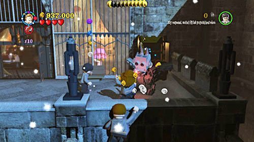 Podczas zabawy wychodzimy na balkon, Hermioną rozwiązujemy zagadkę z szafy z książkami - Słuszna porcja | Znajdźki - Rok 6 | LEGO Harry Potter Lata 5-7 - LEGO Harry Potter: Lata 5-7 - poradnik do gry