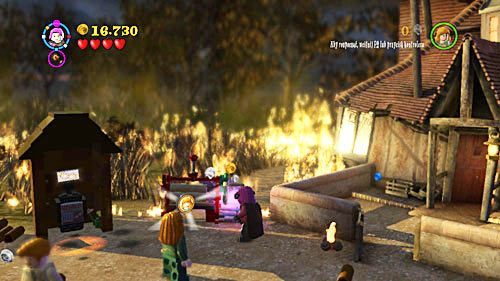 Szton Molly Weasley znajdziemy w maglu stojącym na zewnątrz - Niekoniecznie wesołe święta | Znajdźki - Rok 6 | LEGO Harry Potter Lata 5-7 - LEGO Harry Potter: Lata 5-7 - poradnik do gry