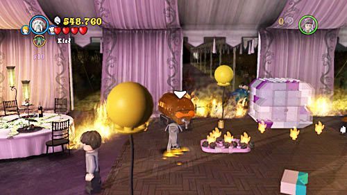 Ostatni szton Hermiona (Czerwona suknia) znajdziemy w beczce, do otwarcia której niezbędna jest duża siła - Siedmiu Harrych | Znajdźki - Rok 7 | LEGO Harry Potter Lata 5-7 - LEGO Harry Potter: Lata 5-7 - poradnik do gry