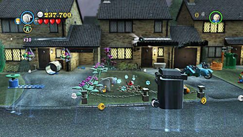 Kolejny herb zdobędziemy za znalezienie i odstawienie na miejsce krasnala ogrodowego - Siedmiu Harrych | Znajdźki - Rok 7 | LEGO Harry Potter Lata 5-7 - LEGO Harry Potter: Lata 5-7 - poradnik do gry