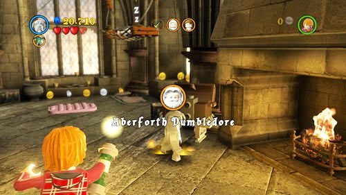 Jeden ze sztonów Aberforth Dumbledore, otrzymamy za pociągnięcie za pomarańczowy uchwyt - Powrót do szkoły | Znajdźki - Rok 7 | LEGO Harry Potter Lata 5-7 - LEGO Harry Potter: Lata 5-7 - poradnik do gry