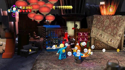 Po zniszczeniu pierwszej bariery, zobaczymy niebieską klatkę, niszczymy ją czarną magią - Szatańska pożoga | Znajdźki - Rok 7 | LEGO Harry Potter Lata 5-7 - LEGO Harry Potter: Lata 5-7 - poradnik do gry