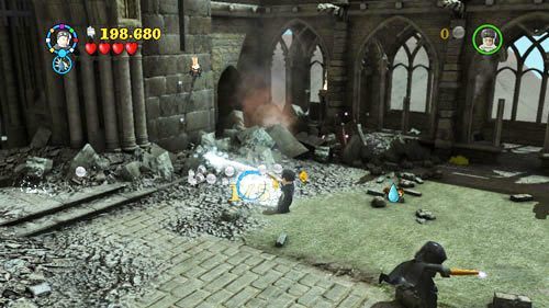 Kiedy zgasimy wszystkie małe ognie otrzymamy szton Kingsley Shacklebolt - Luka w planie | Znajdźki - Rok 7 | LEGO Harry Potter Lata 5-7 - LEGO Harry Potter: Lata 5-7 - poradnik do gry