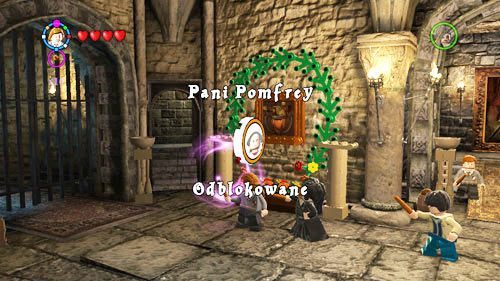 Dormitorium Hufflepuff - po wejściu do tego dormitorium zobaczymy wysuszone kwiaty pod portretem - Dodatkowe sztony postaci - Hogwart (2) | Dodatkowe znajdźki | LEGO HP Lata 5-7 - LEGO Harry Potter: Lata 5-7 - poradnik do gry