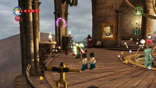 Wieża astronomiczna - po lewej stronie znajdziemy czerwony globus, na którym używamy magii Diffindo, następnie przecinamy globus na pół, w środku znajdziemy szton Grindelwald (Stary) - Dodatkowe sztony postaci - Hogwart (3) | Dodatkowe znajdźki | LEGO HP Lata 5-7 - LEGO Harry Potter: Lata 5-7 - poradnik do gry