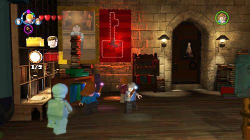 Biblioteka - wybieramy studenta z domu Ravenclaw i podchodzimy do dużego portretu na końcu sali - Dodatkowe sztony postaci - Hogwart (4) | Dodatkowe znajdźki | LEGO HP Lata 5-7 - LEGO Harry Potter: Lata 5-7 - poradnik do gry