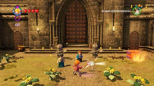 Dziedziniec wieży zegarowej - tuż przed drugiej części ostatniego roku spotkamy tam 3 nauczycieli, jeśli przyniesiemy im tego czego potrzebują otrzymamy szton McGonagall (w czerni) - Dodatkowe sztony postaci - Hogwart (5) | Dodatkowe znajdźki | LEGO HP Lata 5-7 - LEGO Harry Potter: Lata 5-7 - poradnik do gry