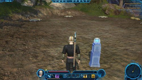 Po włączeniu konsoli pojawi się Mark II Training Droid [+], z którym będziesz musiał się rozprawić - (L04) Combat Leadership- Mark II | Tython | Star Wars The Old Republic - Star Wars: The Old Republic - poradnik do gry