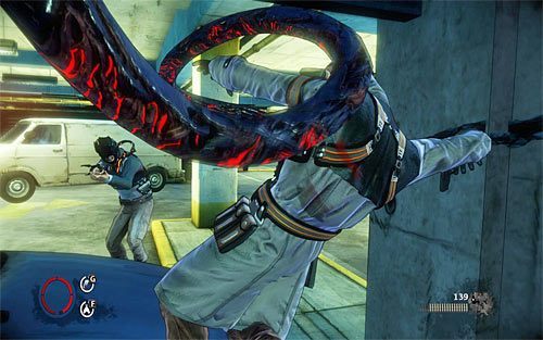 Do właściwych walk przystąp dopiero po zniszczeniu reflektora - Home Invasion (1) | Opis przejścia The Darkness II - The Darkness II - poradnik do gry