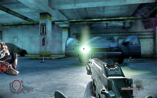 Jeżeli nie uda Ci się na czas zniszczyć nadjeżdżającego samochodu, to sterowana postać zostanie przez niego potrącona - Home Invasion (1) | Opis przejścia The Darkness II - The Darkness II - poradnik do gry