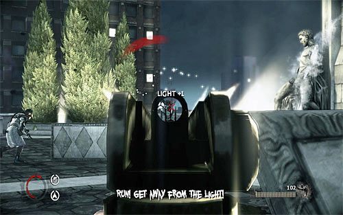 Obróć się w prawo i ruszaj po schodach na górę, docierając po kilku chwilach na jeden z zewnętrznych balkoników apartamentu - Home Invasion (2) | Opis przejścia The Darkness II - The Darkness II - poradnik do gry