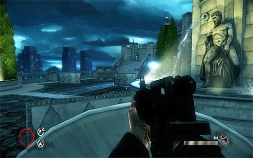 Początkowo może Ci się wydawać, że jedyną receptą na docieranie do kolejnych obszarów balkonu jest ukrywanie się za murkami i prowadzenie zza nich bezpiecznego ostrzału, ale równie dobrze możesz też łapać lewą macką odnajdywane po drodze duże tarcze i w zależności od upodobań rzucać nimi w przeciwni - Home Invasion (2) | Opis przejścia The Darkness II - The Darkness II - poradnik do gry