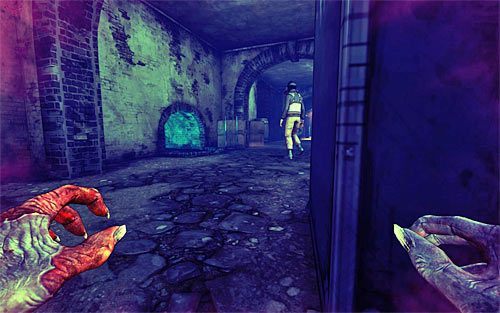 Wychyl się teraz zza skrzyni i zaczekaj aż swój patrol ponownie zakończy drugi wartownik (powyższy screen) - Rat in a Maze (1) | Opis przejścia The Darkness II - The Darkness II - poradnik do gry