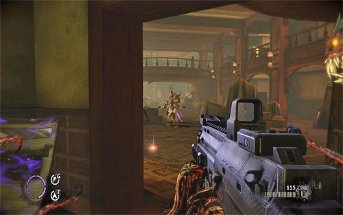 Po wkroczeniu do sali skup się na jak najszybszym wyeliminowaniu przeciwnika z biczem, który powinien ruszyć w Twoją stronę - Homecoming (2) | Opis przejścia The Darkness II - The Darkness II - poradnik do gry